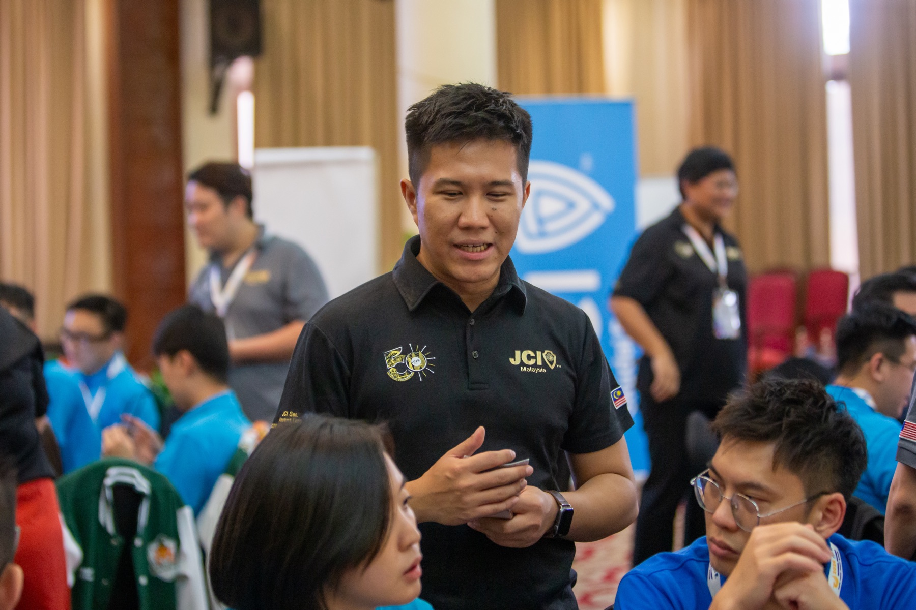 A facilitator engaging Academians during a module